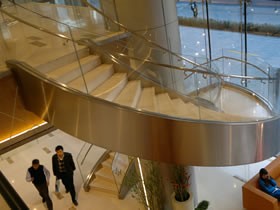 不锈钢弧形楼梯定制