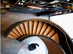 购物中心旋转楼梯案例